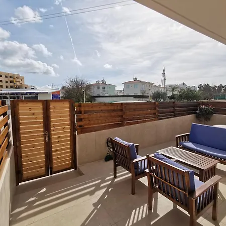 Sunny Coast By The Sea Apartment *
